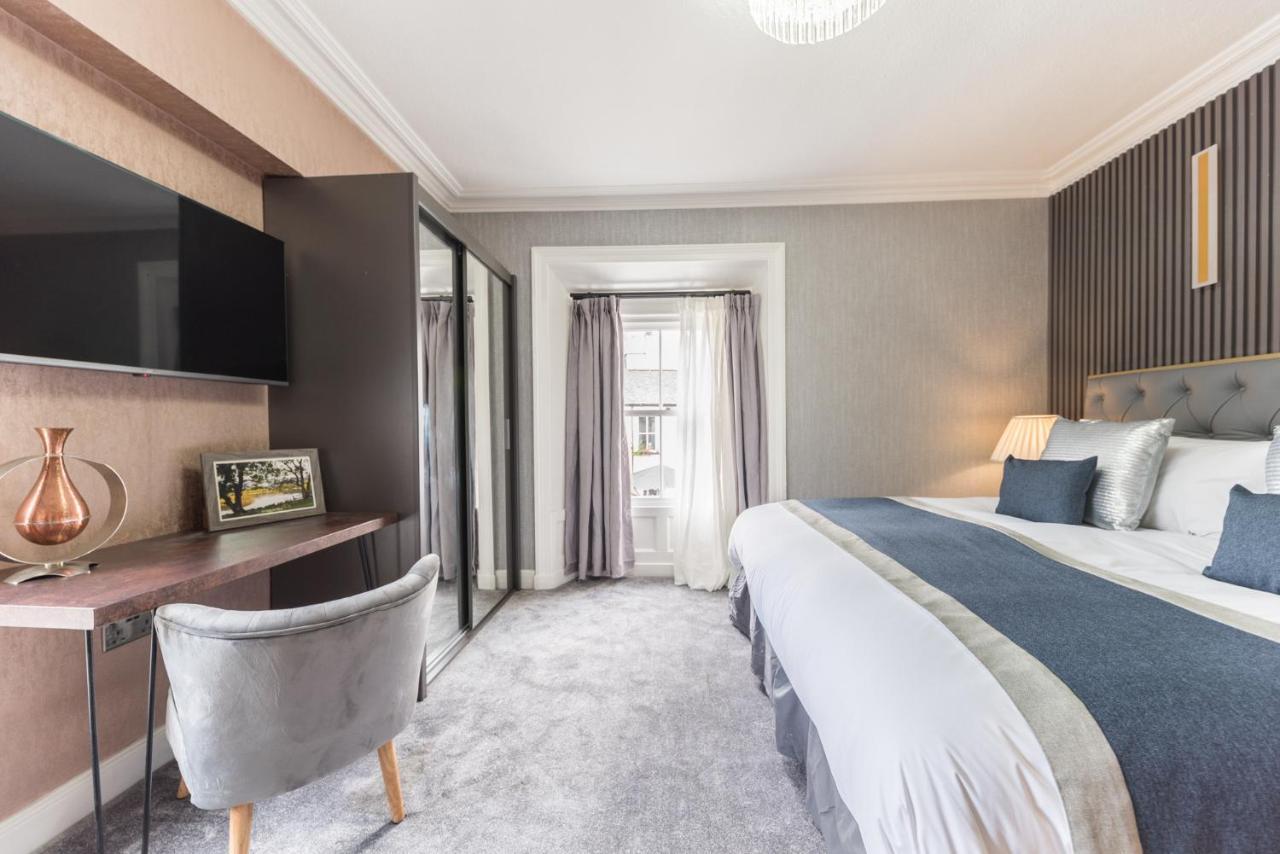 The Old Stamp House Apartment- Three En-suite Bedrooms Village Location