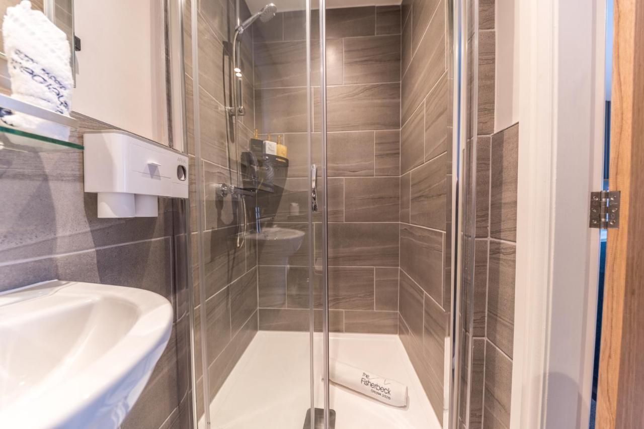 The Old Stamp House Apartment- Three En-suite Bedrooms Village Location