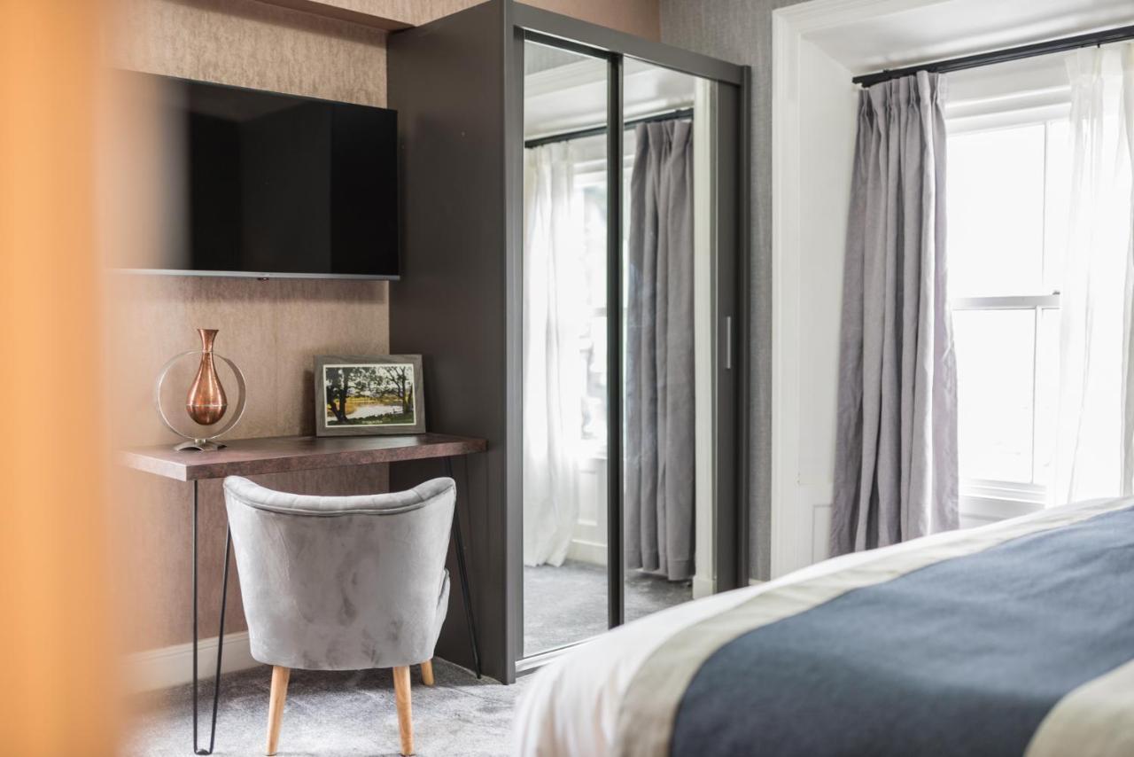 The Old Stamp House Apartment- Three En-suite Bedrooms Village Location Apartment